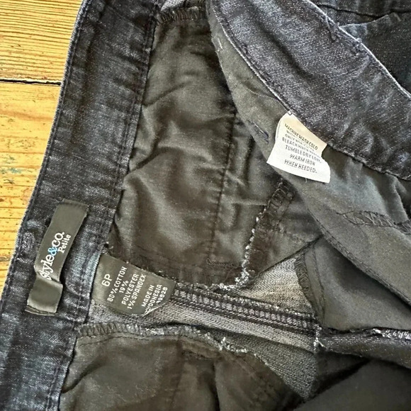 Style & Co Petite Black Shorts Size 6P - Picture 3 of 6